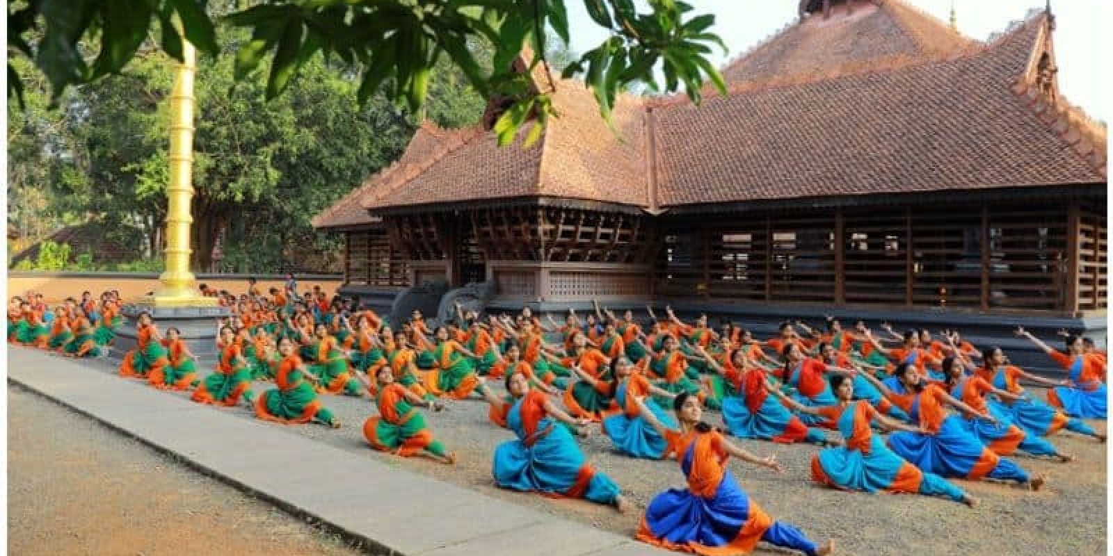 സ്കൂൾ കലോത്സവ നൃത്താവിഷ്ക്കാരം; കുട്ടികളെ സൗജന്യമായി പഠിപ്പിക്കാമെന്ന് കലാമണ്ഡലം, അന്തസ്സെന്ന് മന്ത്രി