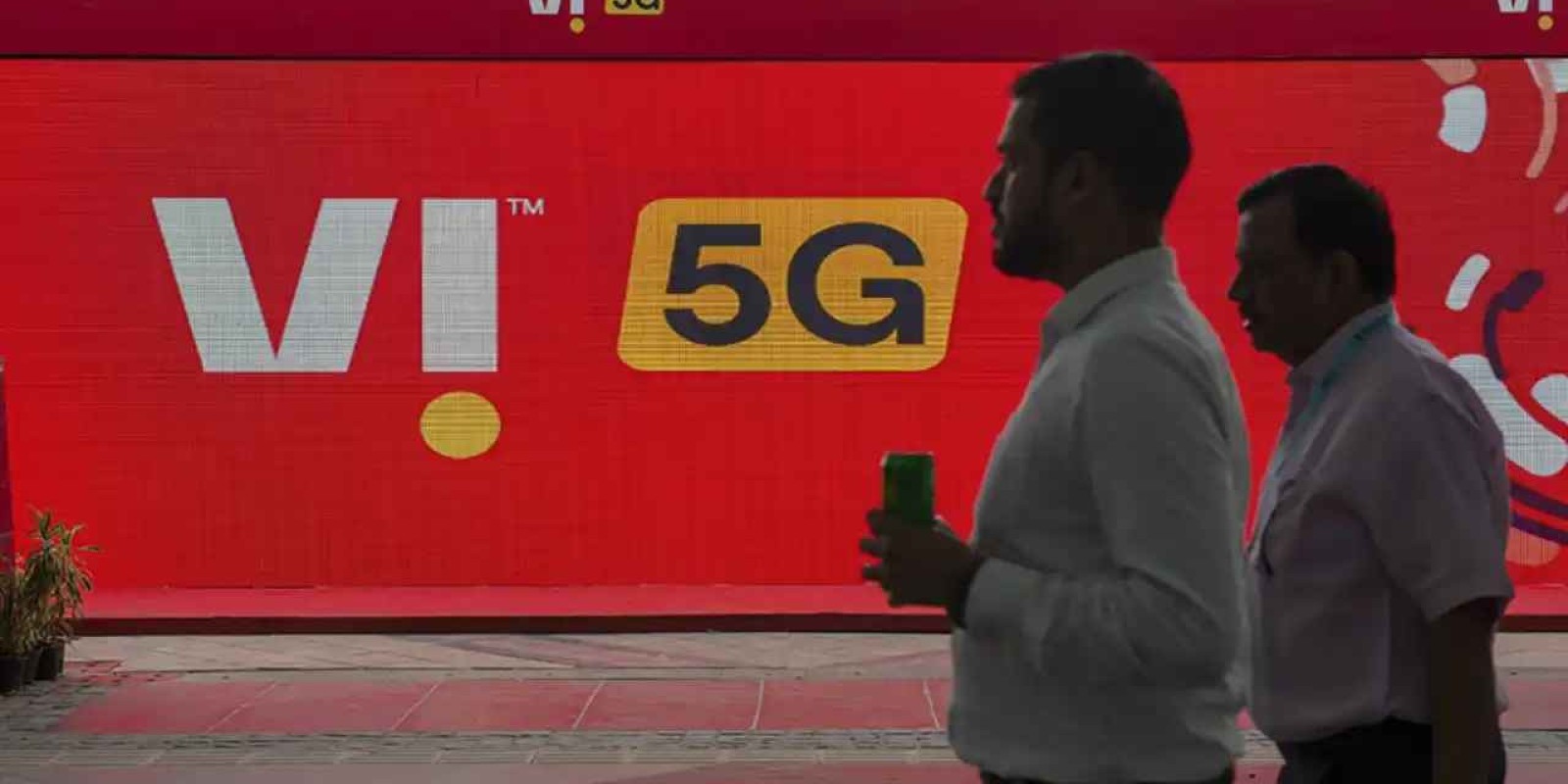 अब बजेगी Jio और Airtel की बैंड, Vodafone Idea ने पेश कर दिया अपना 5G नेटवर्क, इन शहरों में और इतने रुपये में मिलेगा फायदा