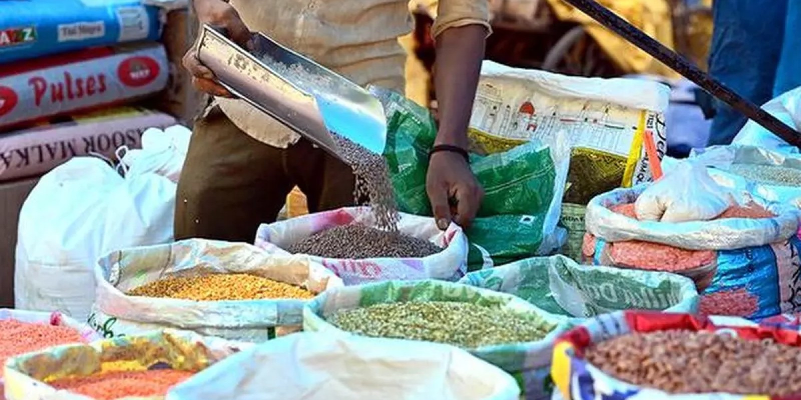 Govt extends ban on derivatives trading in 7 agri commodities by one year