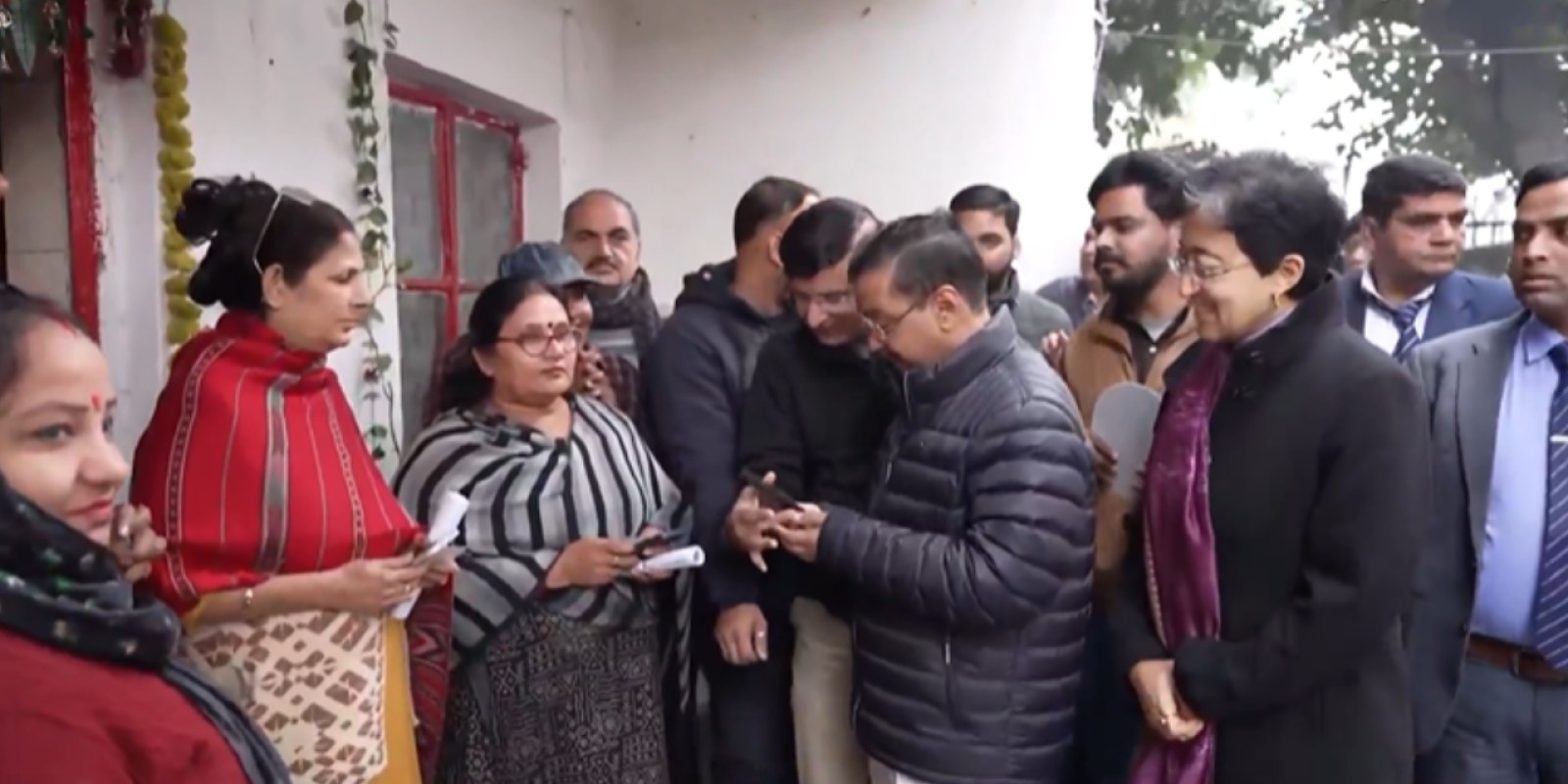 Watch: CM Atishi, Kejriwal Lead AAP's Door-To-Door Registration Drive For New Welfare Schemes