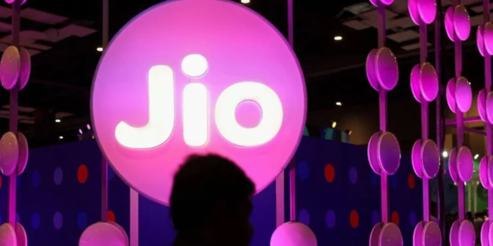 Jio ने 4 महीने में गंवाए 1.6 करोड़ से ज्यादा सब्सक्राइबर्स, अक्टूबर में घटे 37.6 लाख यूजर्स