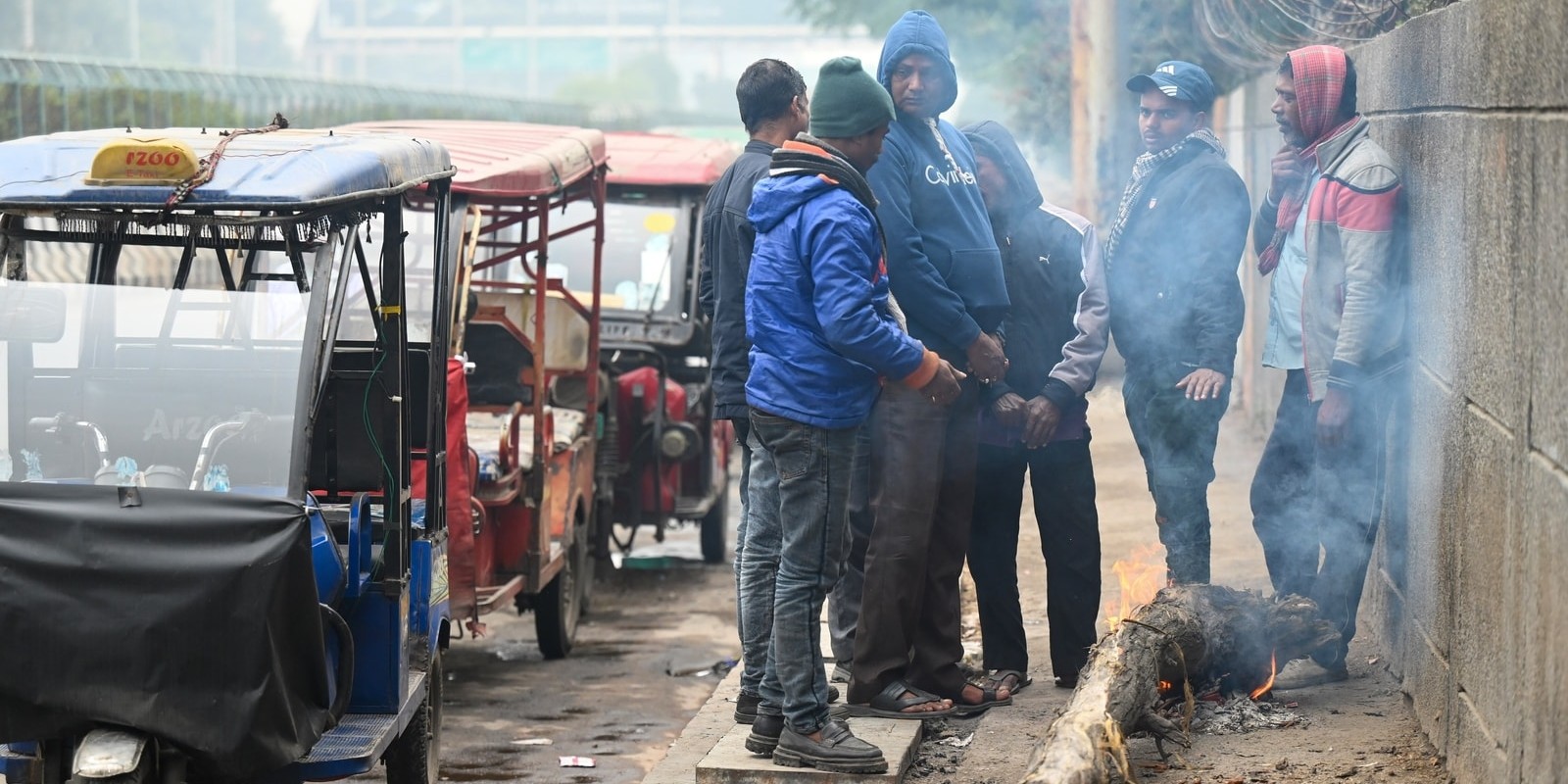 Delhi AQI remains ‘severe’ at 401 as rain fails to bring air pollution levels down