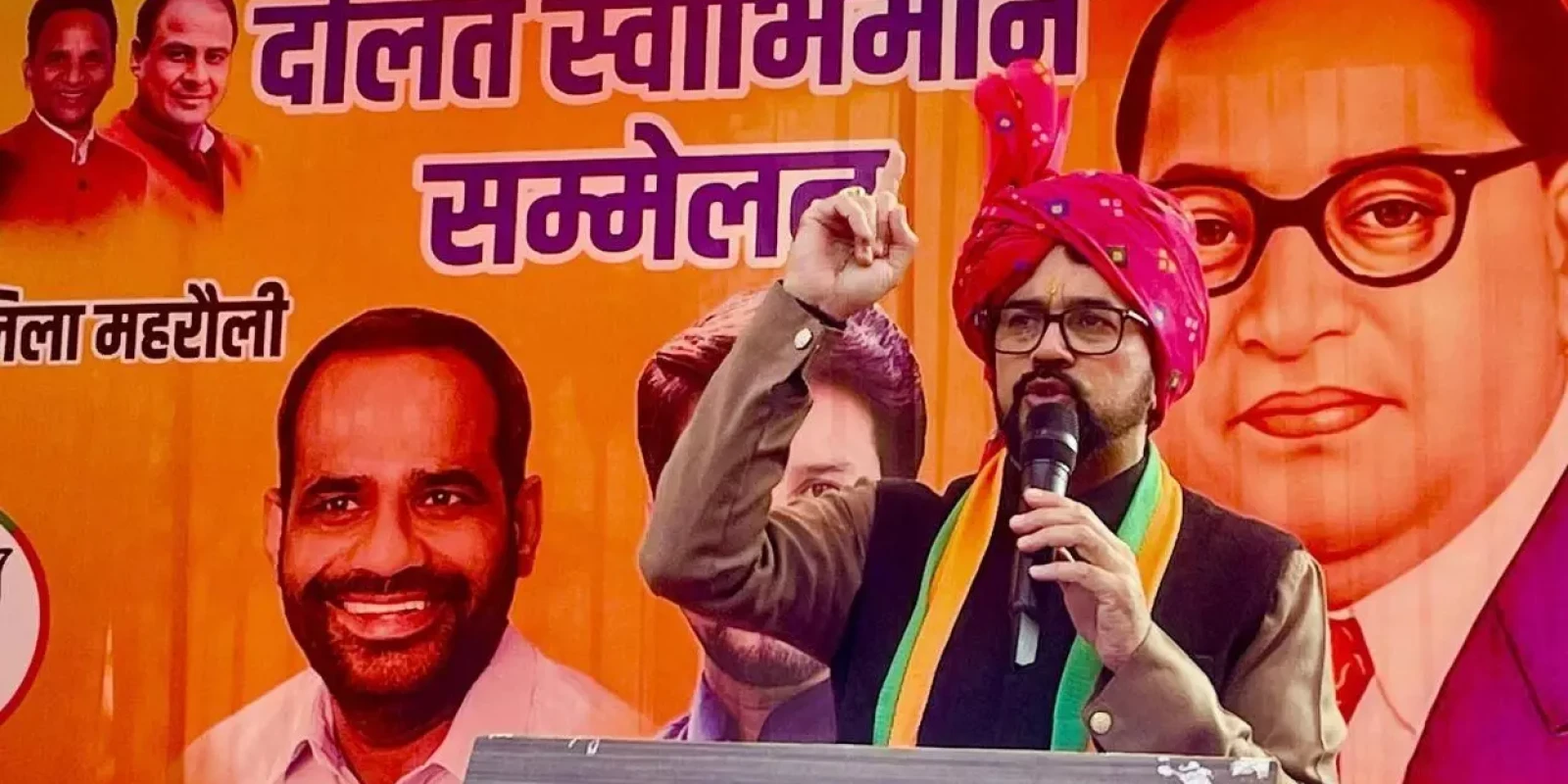 बीजेपी नेता अनुराग ठाकुर ने दिल्ली में किया पार्टी प्रचार, कांग्रेस और आम आदमी पार्टी पर साधा निशाना