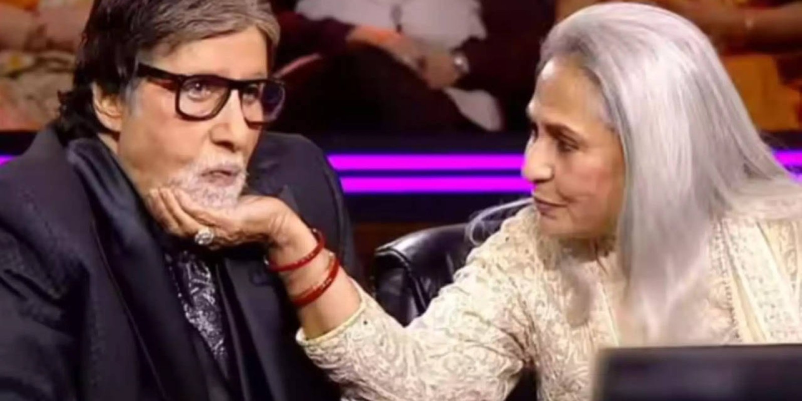 Amitabh Bachchan displays romantic side for Jaya Bachchan on KBC 16.