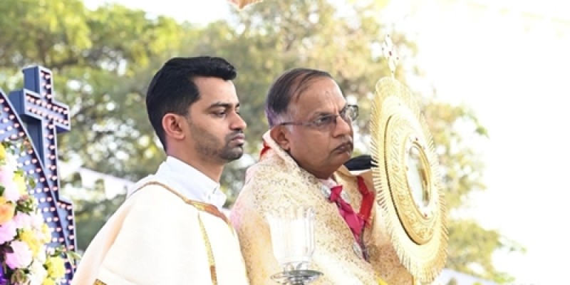 Mangalore Diocese celebrates Epiphany with a Eucharistic procession