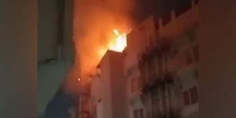 Fire breaks out in Hyderabad hotel; no casualties reported.