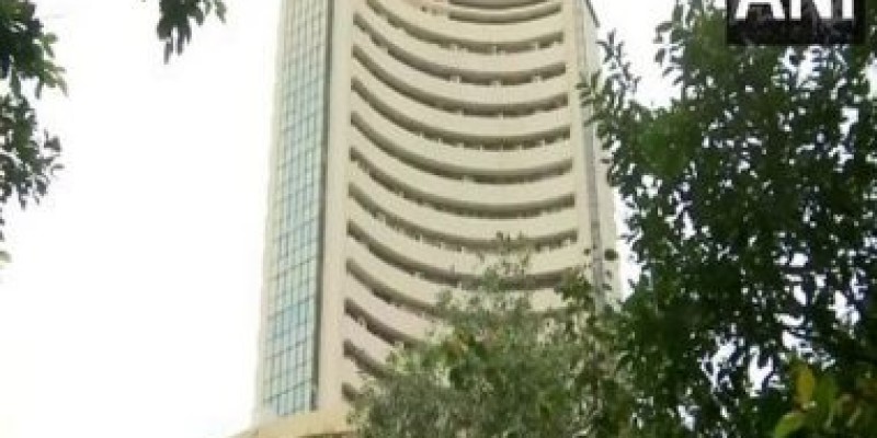 Indian stock markets open higher, Q3 earnings season begins today.