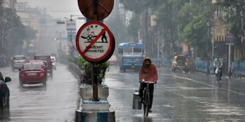 Chennai weather forecast: Temperature drop, heavy rain alert for Tamil Nadu.