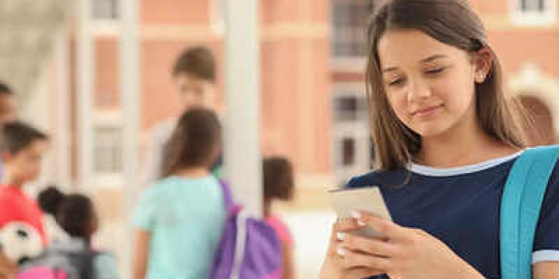 Washoe County school district implements a no-phones-in-class policy.