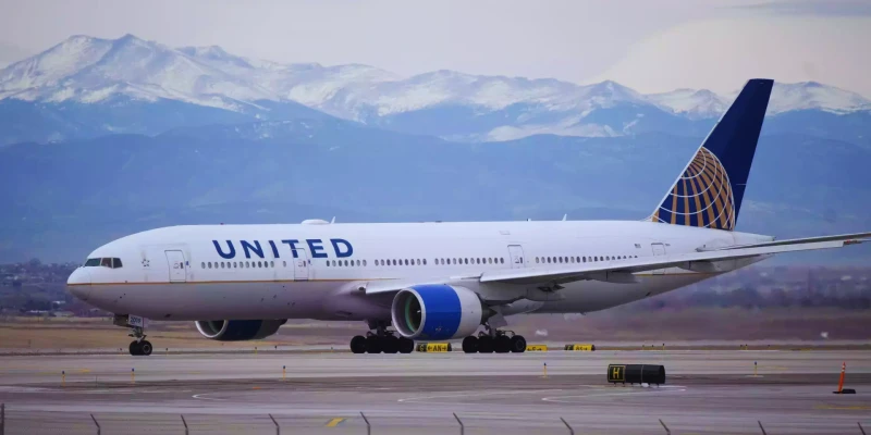 American Airlines plane collides with United Airlines aircraft at Chicago's O'Hare.