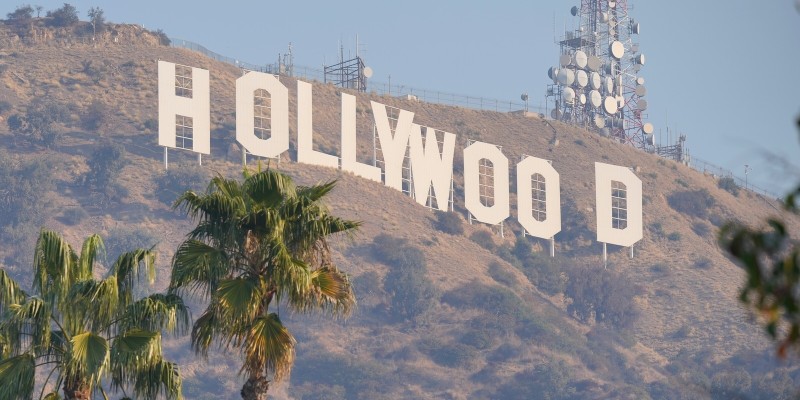 Hollywood Sign Unharmed Despite Los Angeles Wildfires; Fake Images Circulate