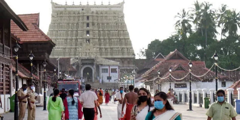 പത്മനാഭസ്വാമി ക്ഷേത്രത്തിൽ ദർശനത്തിന് പണം ആവശ്യപ്പെട്ടു