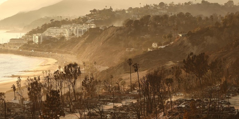 California wildfires rage, causing death and widespread destruction.