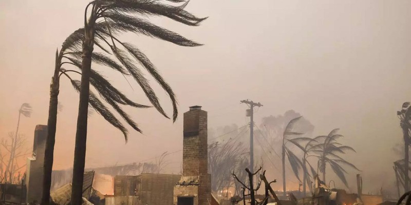 Burglars disguised as firefighters arrested amidst LA wildfires.