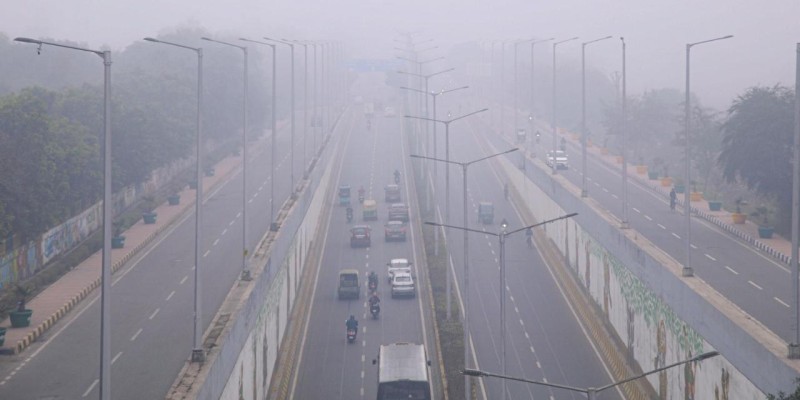 Delhi Experiences Cold Wave, Orange Alert Issued for Dense Fog