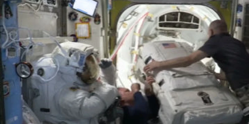 Astronauts Williams and Hague conduct historic spacewalk at ISS