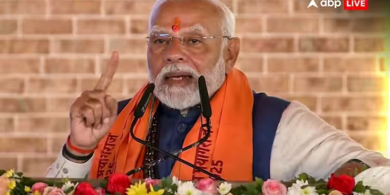 प्रयागराज महाकुंभ में भीषण आग, पीएम मोदी ने जानकारी ली