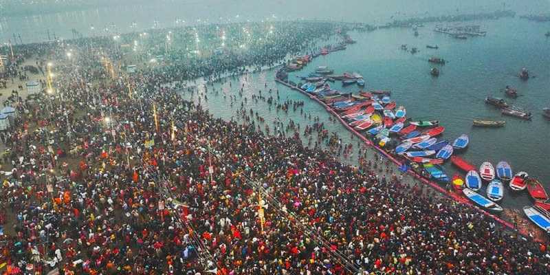 মহাকুম্ভ ২০২৫: ত্রিবেণী সঙ্গমে ১৩ কোটি ভক্তের সমাগম