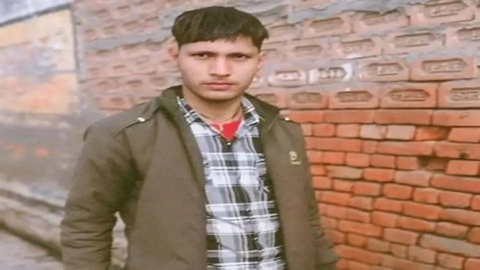 हाथरस में युवक की हत्या: आरोपियों की तलाश जारी, दो नाबालिग गिरफ्तार