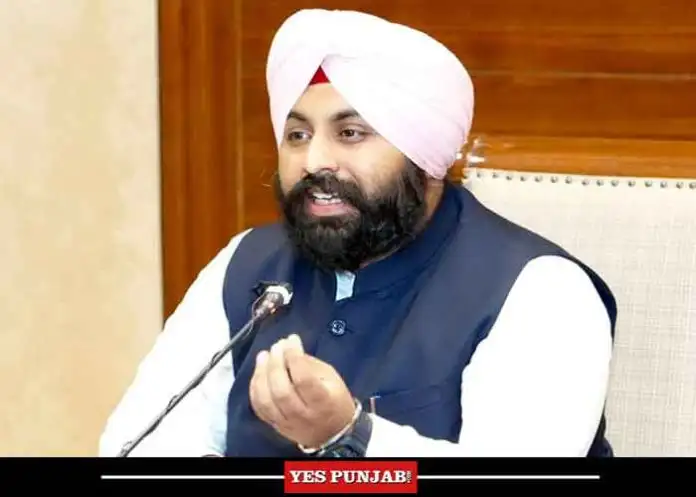 ਸਿੱਖਿਆ ਮੰਤਰੀ ਨੇ ਵਿਰੋਧੀ ਧਿਰ ਨੂੰ ਸਿੱਖਿਆ ਸੁਧਾਰਾਂ ‘ਤੇ ਸਿਆਸਤ ਕਰਨ ਲਈ ਘੇਰਿਆ।