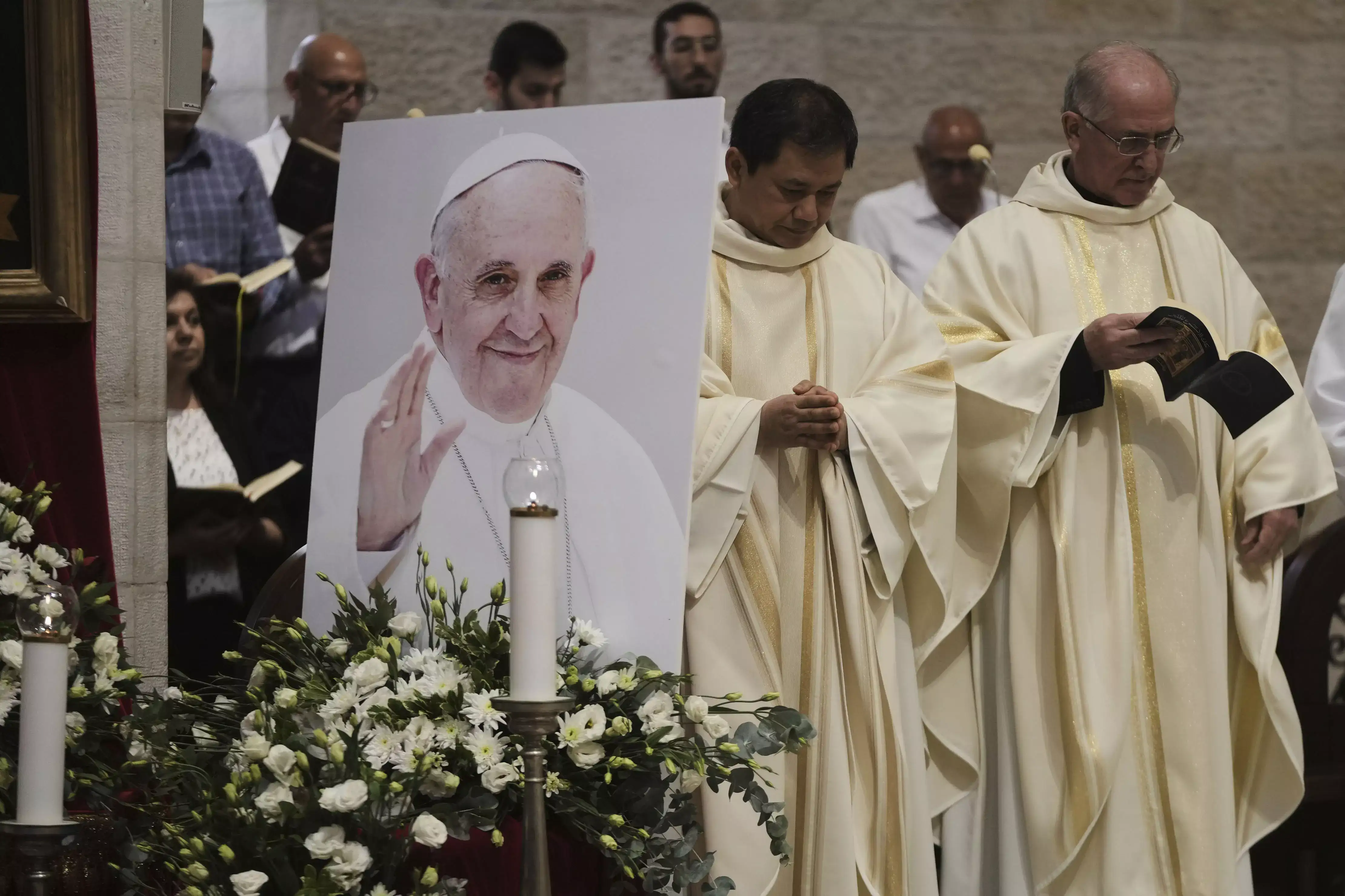 Hyderabad Catholics mourn Pope Francis, view funeral live