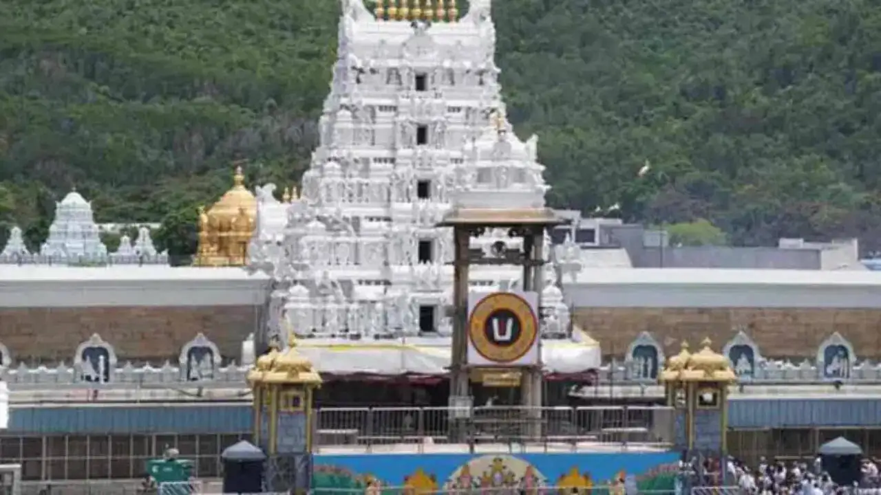 తిరుమల శ్రీవారి హుండీ ఆదాయం, భక్తుల దర్శన సమయం వివరాలు