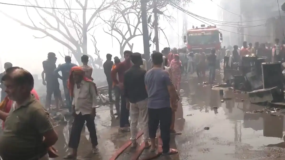 দিল্লিতে বস্তিতে ভয়াবহ অগ্নিকাণ্ড, দুই শিশুর মৃত্যু
