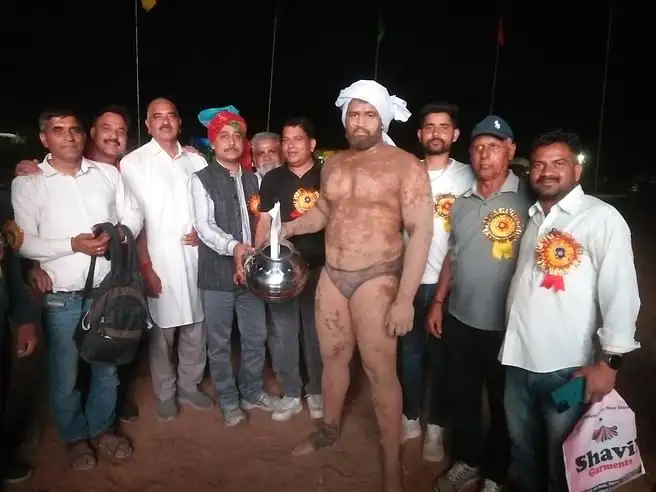 पठानकोट के पहलवान ने ग्वाल टिल्ला छिंज मेले का दंगल जीता