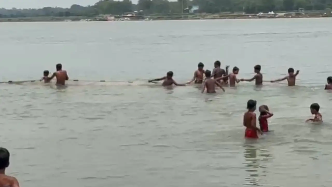 মুর্শিদাবাদে নদীতে ডুবে ১০ বছরের কিশোরীর মৃত্যু