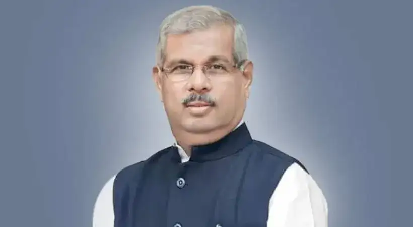 केरळ राज्यपालांच्या वक्तव्यामुळे राजकीय वाद निर्माण झाला