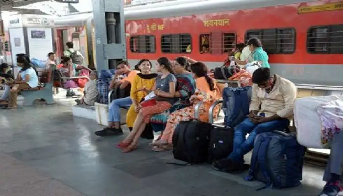 ఐఆర్సీటీసీ కొత్త నియమం: వెయిటింగ్ లిస్ట్ టికెట్లతో రైలు ప్రయాణం నిషేధం