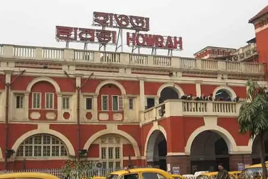 হাওড়া স্টেশনে নতুন ১৬ নম্বর প্ল্যাটফর্ম চালু, লোকাল ট্রেন চলাচল শুরু