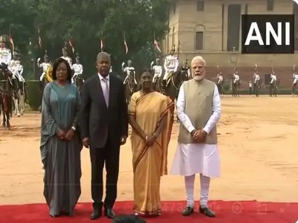 Angolan President receives ceremonial welcome in India during state visit.