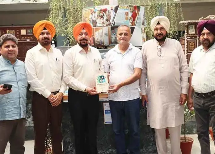 ਕੈਨੇਡਾ ਤੋਂ PAU ਦਾ ਦੌਰਾ: ਸਾਹਿਬ ਸਿੰਘ ਥਿੰਦ ਦੀ ਯਾਤਰਾ
