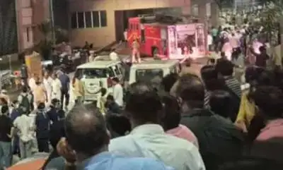 കോഴിക്കോട് മെഡിക്കൽ കോളേജിൽ തീപിടുത്തം; അഞ്ചുപേർ മരണം