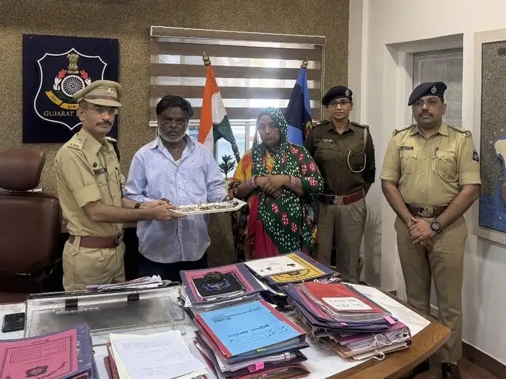 ચિખોદરામાં નેત્રમ કેમેરાથી રિક્ષાચાલક શોધાઈ ગયો અને દાગીના પરત મળ્યા.