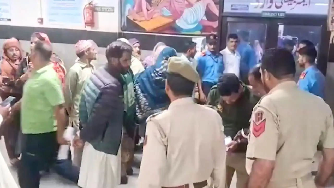 शादी में दीवार गिरने से 22 घायल, 3 की हालत गंभीर, जम्मू-कश्मीर