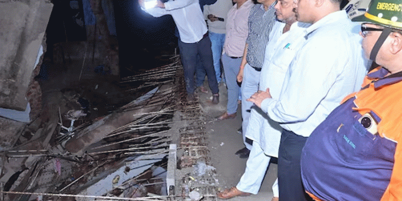 ঝাড়খণ্ডের হাসপাতালের ছাদ ভেঙে পড়ে ৩ জনের মৃত্যু