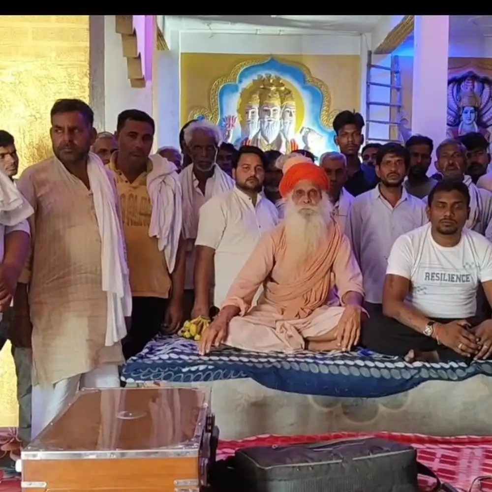 मंदिर सेवादार से वसूली पर तीन पुलिसकर्मी निलंबित