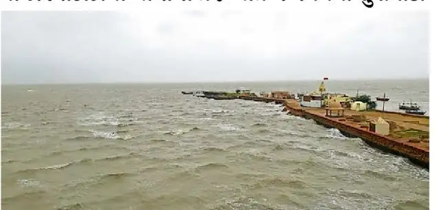 વરસાદની આગાહીને કારણે માછીમારી બોટો કાંઠે પરત