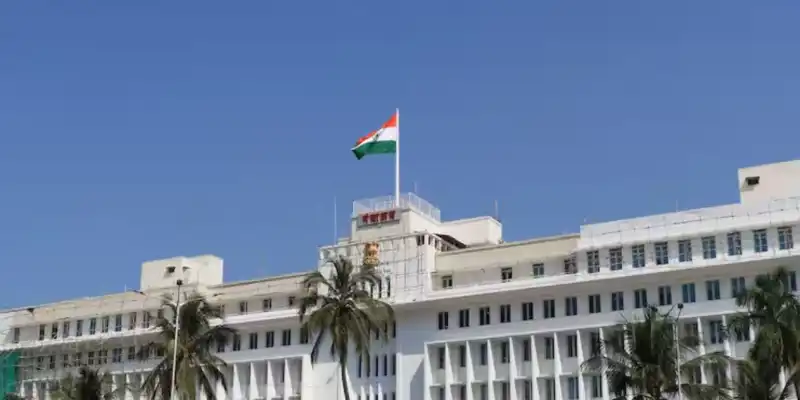 महाराष्ट्रात ८० अतिरिक्त जिल्हाधिकारी नियुक्त, उपजिल्हाधिकार्यांना बढती.