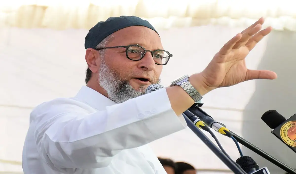 औवेसी की मांग: TRF विरुद्ध अभियान और पाकिस्तान को ग्रे-लिस्ट में डालें