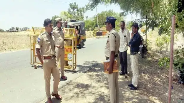 తెలంగాణలో ధాన్యం రవాణాపై పకడ్బందీ తనిఖీలు
