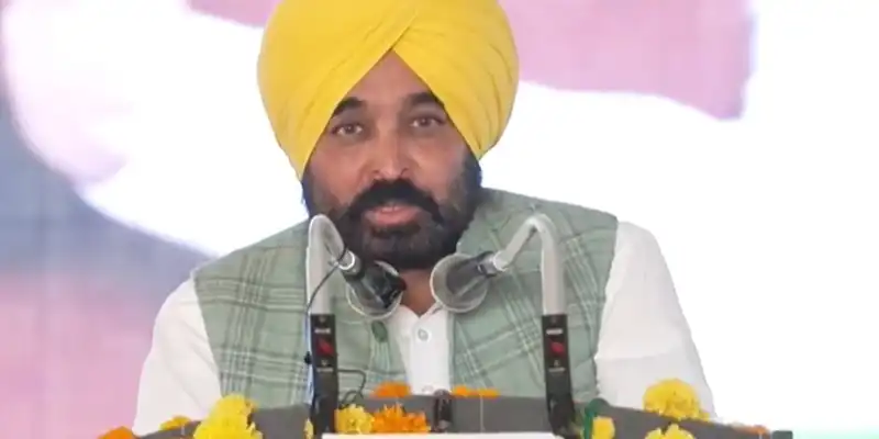 ਮੁੱਖ ਮੰਤਰੀ ਮਾਨ ਨੇ ਪੰਜਾਬ ਦੇ 75 ਸਾਲਾ ਪ੍ਰਣਾਲੀ ਵਿੱਚ ਸੁਧਾਰ ਲਈ ਸਮਾਂ ਮੰਗਿਆ।