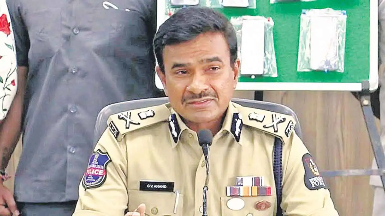 భారత్-పాకిస్తాన్ ఉద్రిక్తతల నేపథ్యంలో హైదరాబాద్‌లో బాణసంచా నిషేధం