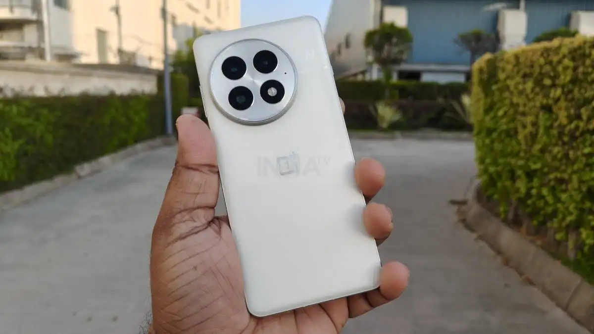 OnePlus 13 की कीमत में भारी कटौती, 24GB रैम वाले फोन पर छूट