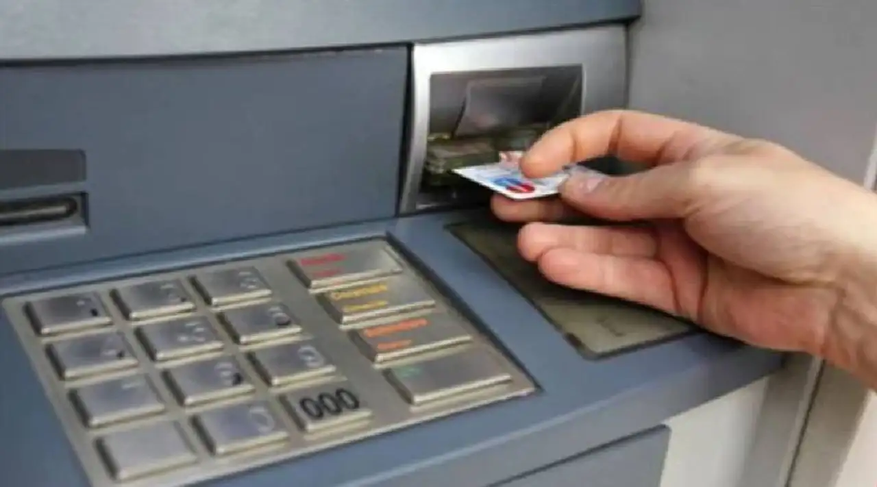 ரூ. 100, 200 நோட்டுகள் ஏடிஎம்-களில் இருப்பதை உறுதி செய்ய  ஆர்பிஐ அறிவுறுத்தல்