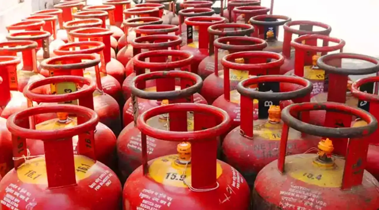 வீட்டு சமையல் எரிவாயு சிலிண்டர் விலை ரூ.50 உயர்வு