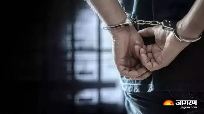जगन मोहन रेड्डी के पूर्व सचिव शराब घोटाले में गिरफ्तार, जांच जारी