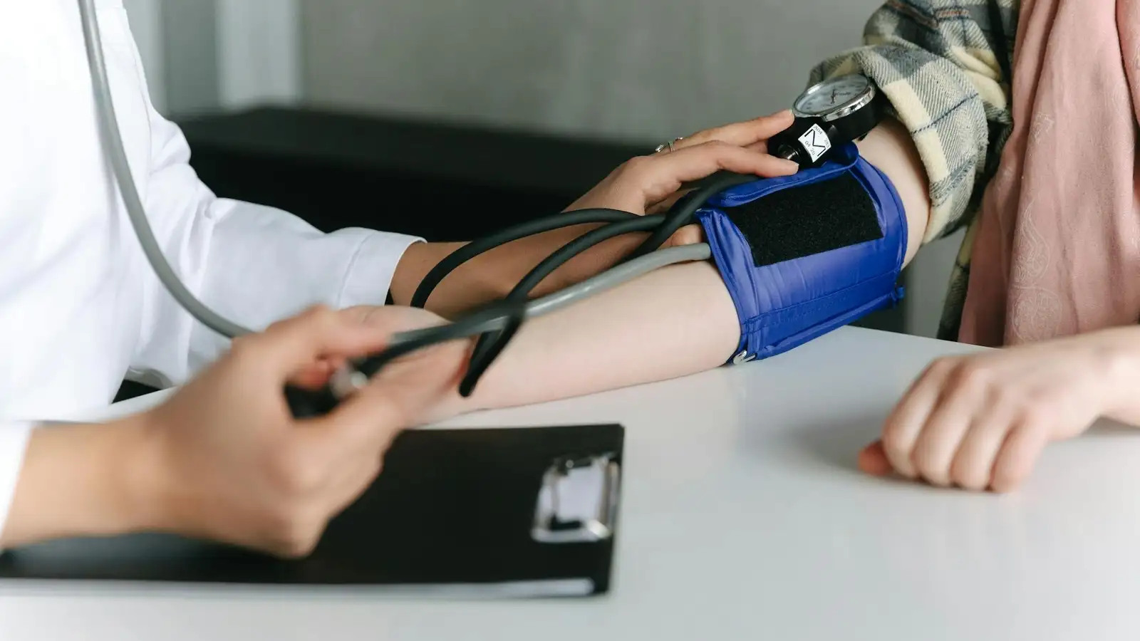Controlling high blood pressure prevents heart failure: expert advice